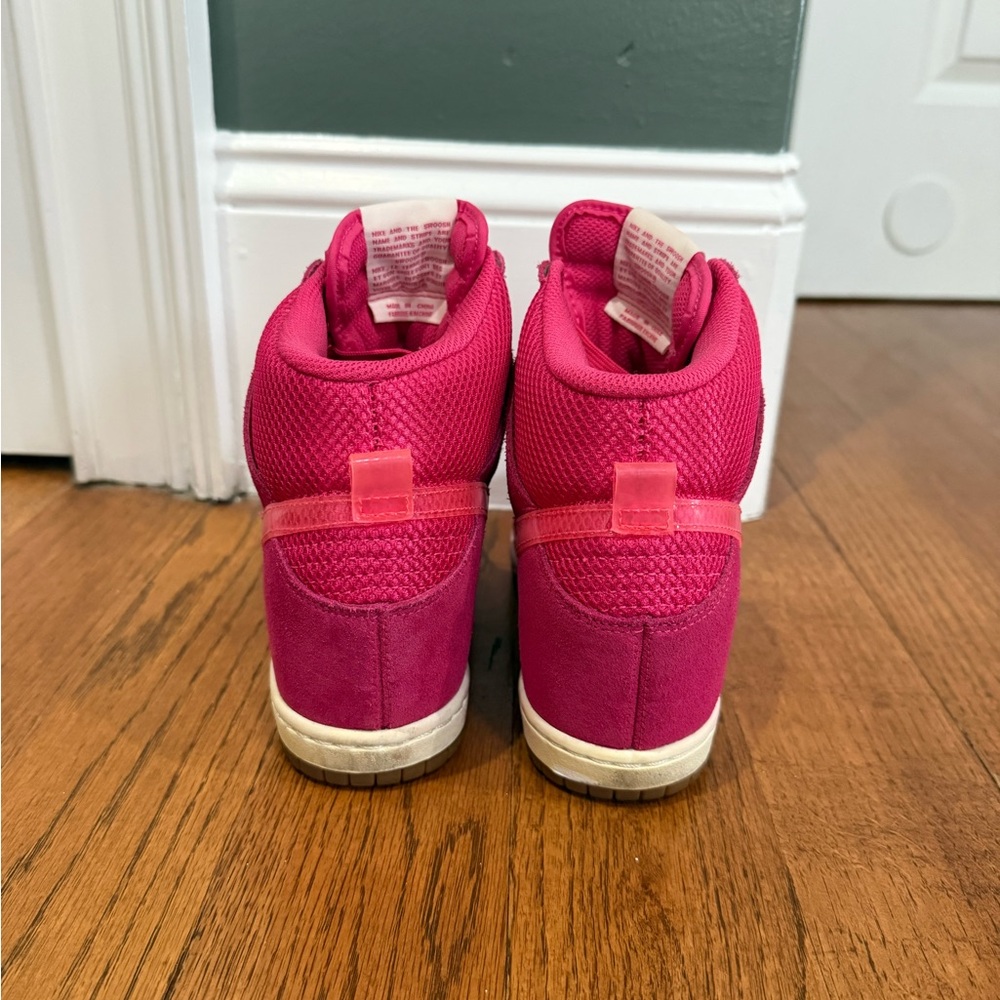 Nike Women's Fuchsia Sky Dunks High-Top Sneakers - Picture 3 of 6